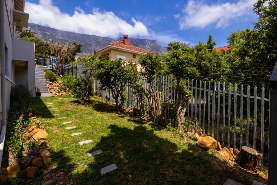 2 Bedroom Property for Sale in Vredehoek Western Cape